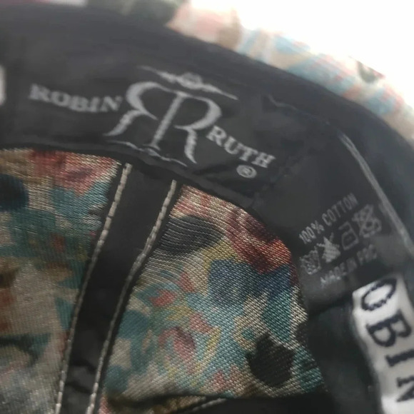 Robin Ruth  Keukenhof Quilted Floral Snapback Womans Hat. - Picture 5 of 6